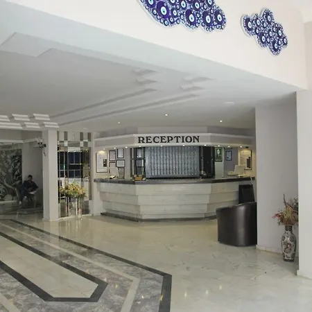 Grand Ozcelik فندق