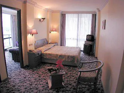 فندق Grand Ozcelik كوشاداسيه