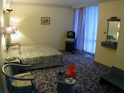 Grand Ozcelik فندق 3*